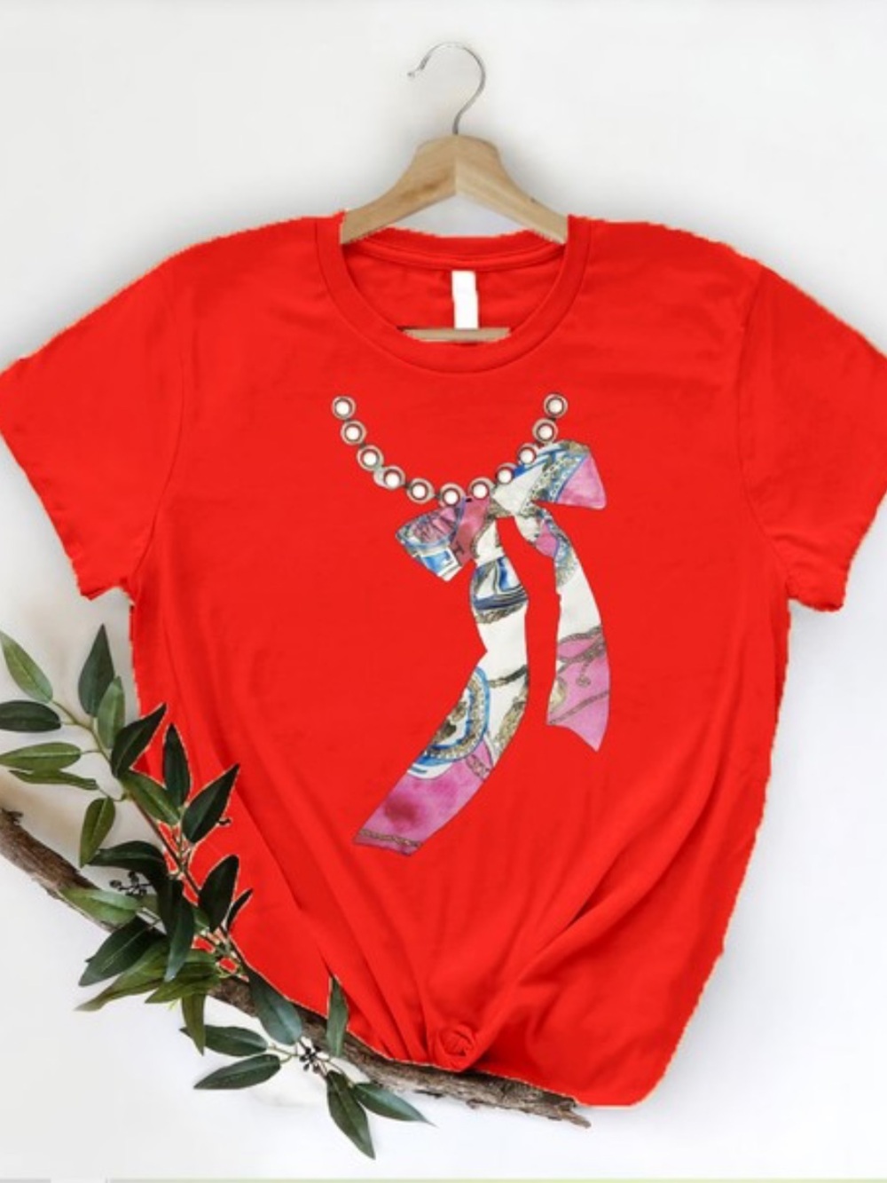 ShopEvelynne Red Short Sleeve Tee with Bow Graphic